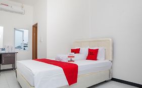 Reddoorz Near Telkom Corporate University